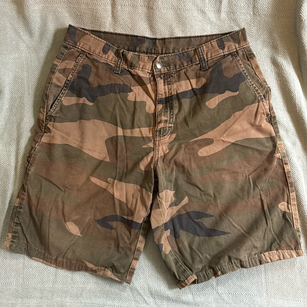 Dickies camo 32” shorts